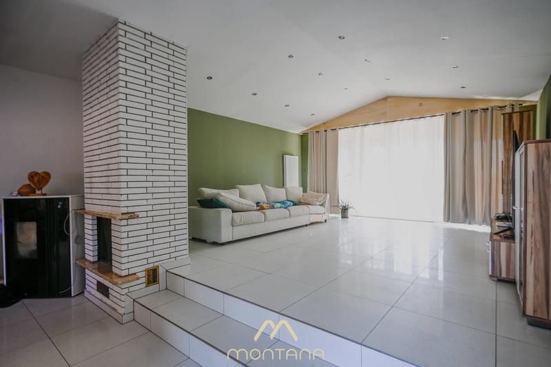 Maison - 238 m² - 7 pièces