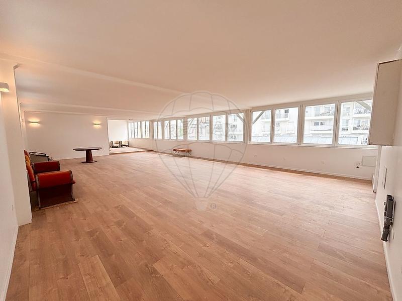 Appartement - 132 m² - 4 pièces