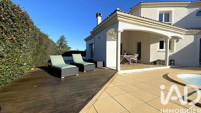 Maison - 200 m² - 6 pièces