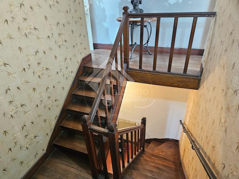 Maison de village - 238 m² - 10 pièces