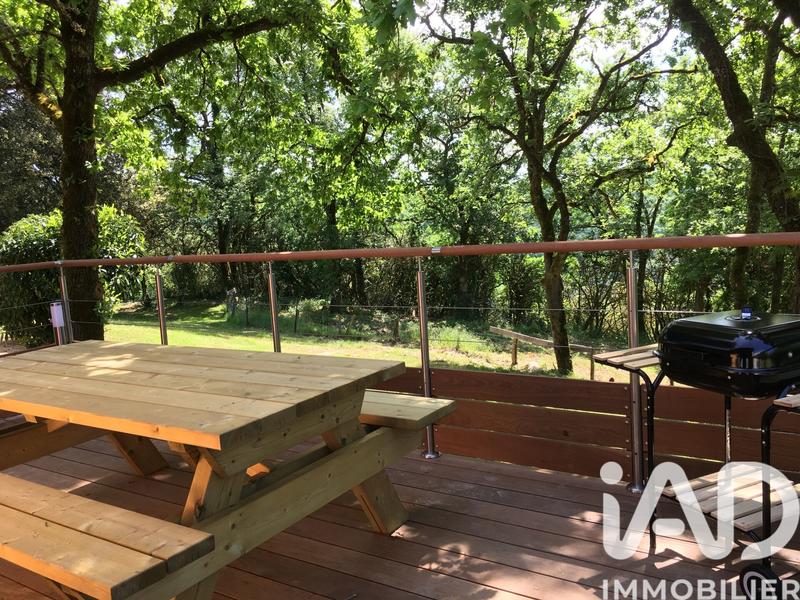 Maison - 1 000 m² - 30 pièces