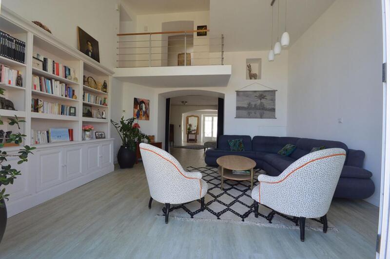 Maison - 210 m² - 8 pièces