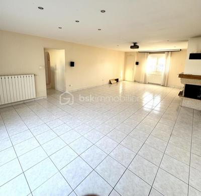 Maison traditionnelle - 150 m² - 6 pièces