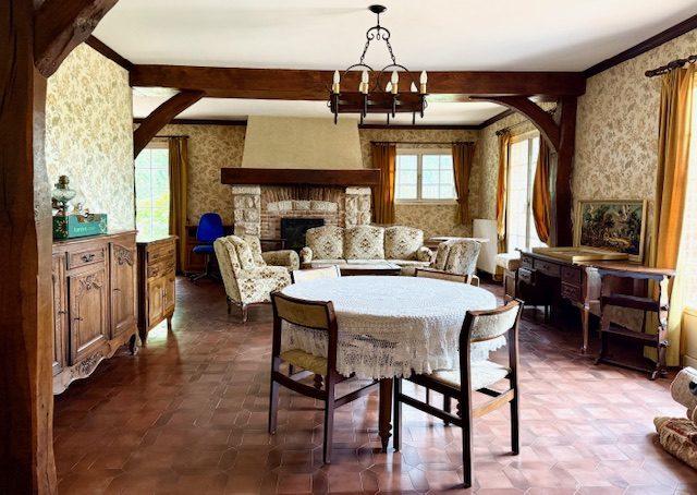 Maison ancienne - 220 m² - 12 pièces