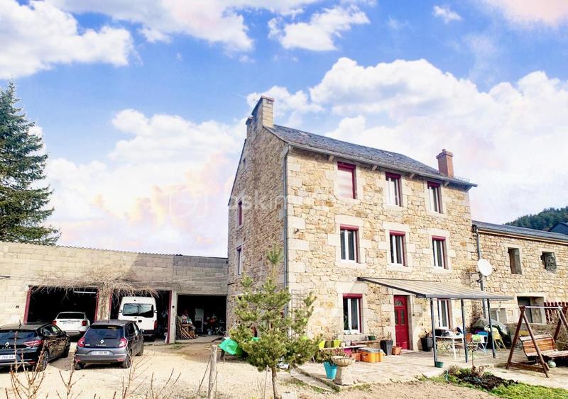 Corps de ferme - 175 m² - 7 pièces