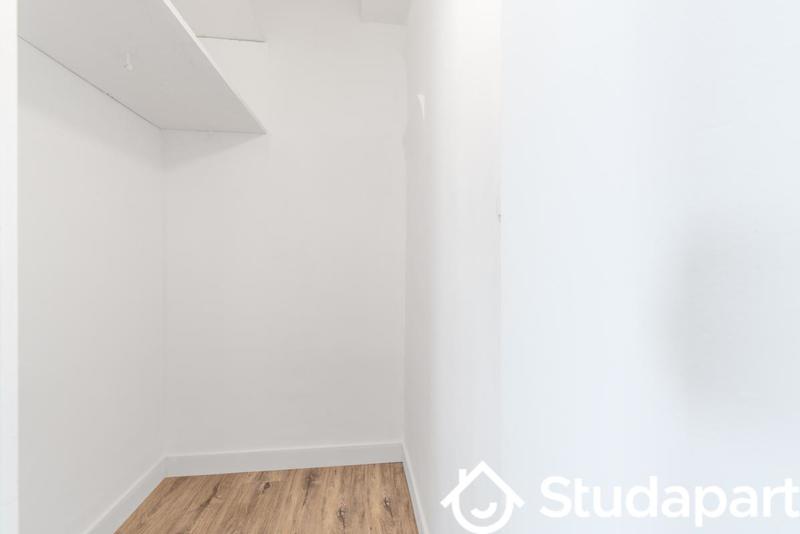 Chambre - 11 m² - 1 pièce