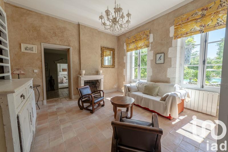 Maison - 460 m² - 10 pièces