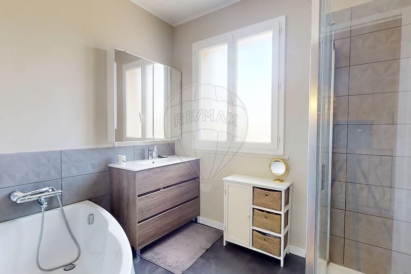 Maison - 175 m² - 7 pièces