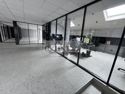 Entrepôt - 617 m²