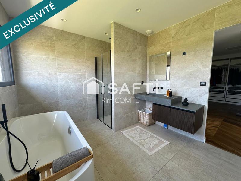 Maison - 191 m² - 8 pièces