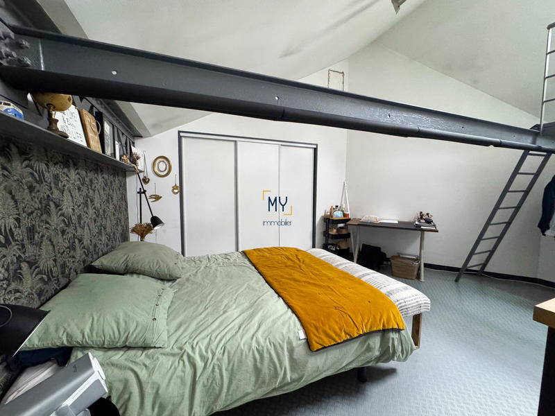 Loft - 145 m² - 6 pièces