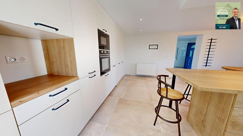 Maison - 239 m² - 6 pièces