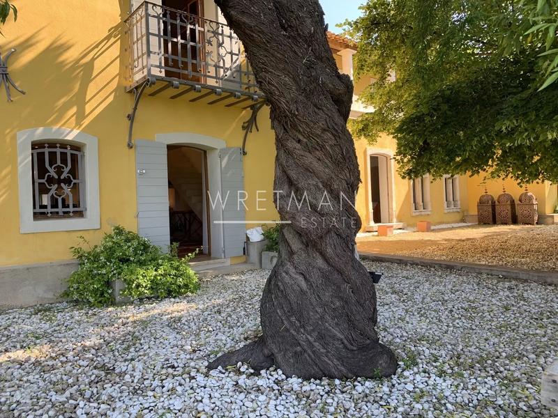 Propriété - 550 m² - 11 pièces