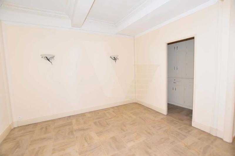 Appartement - 194 m² - 5 pièces