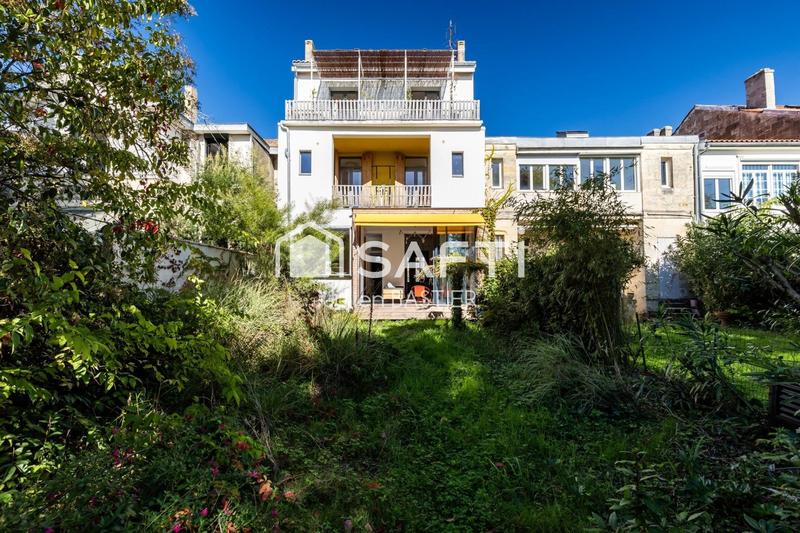 Maison - 320 m² - 11 pièces