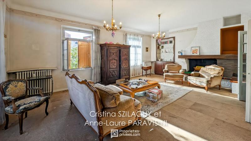 Maison - 210 m² - 10 pièces