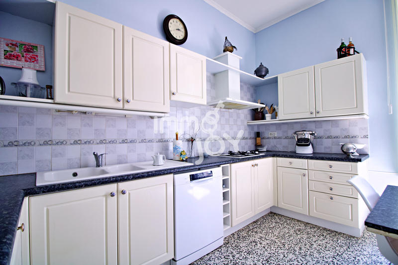 Maison - 201 m² - 6 pièces