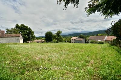 Terrain constructible - 1 470 m²