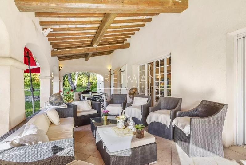 Villa - 252 m² - 5 pièces