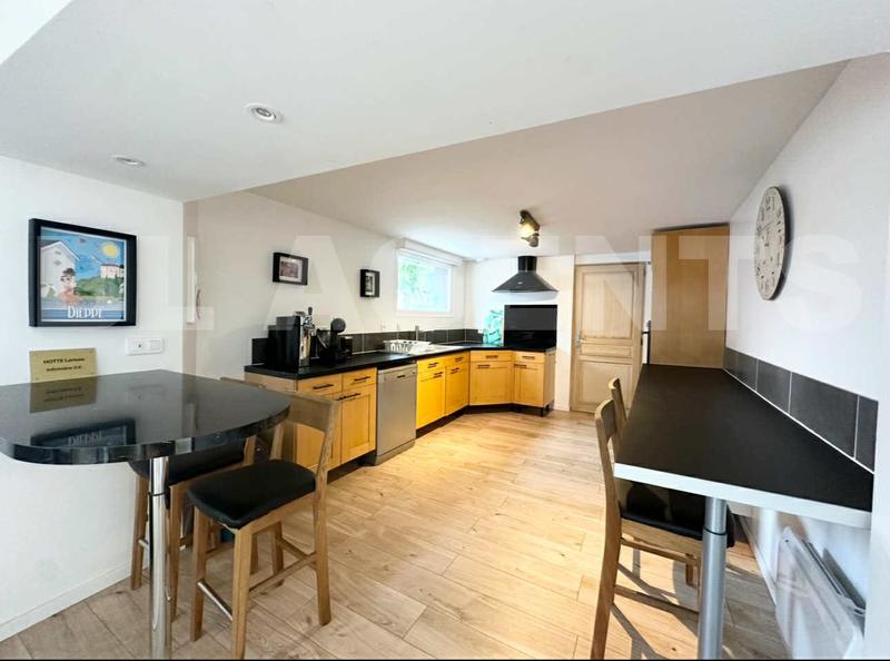 Maison de maîtres - 280 m² - 11 pièces