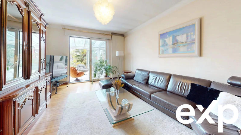 Maison - 204 m² - 7 pièces