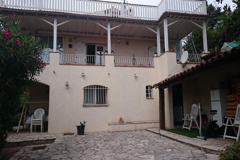 Maison - 221 m² - 6 pièces