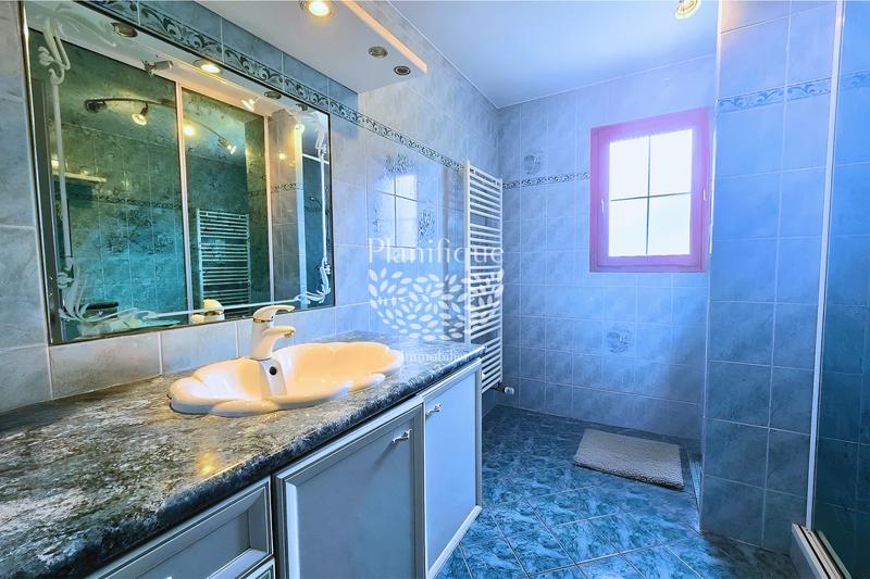 Maison - 150 m² - 8 pièces