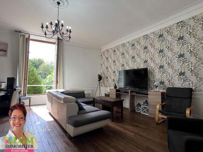 Maison - 230 m² - 6 pièces