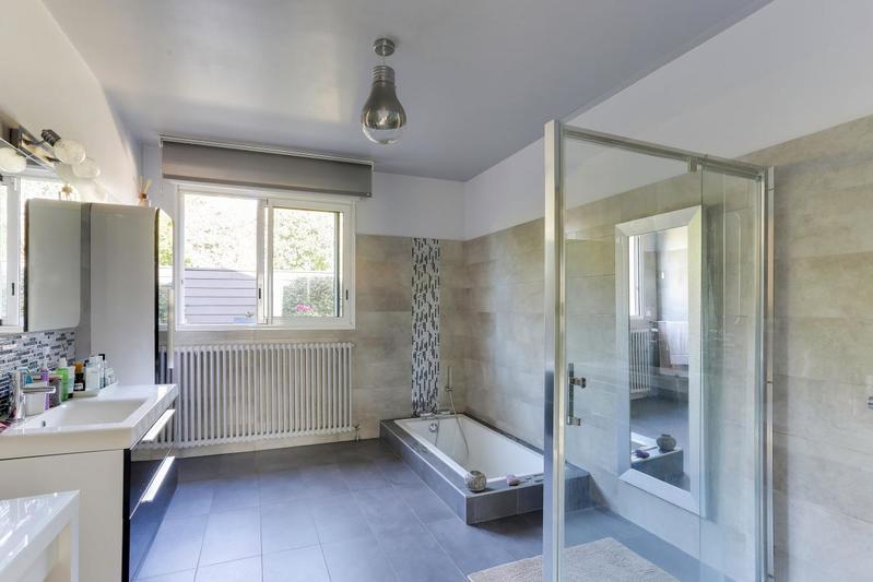 Villa - 300 m² - 8 pièces