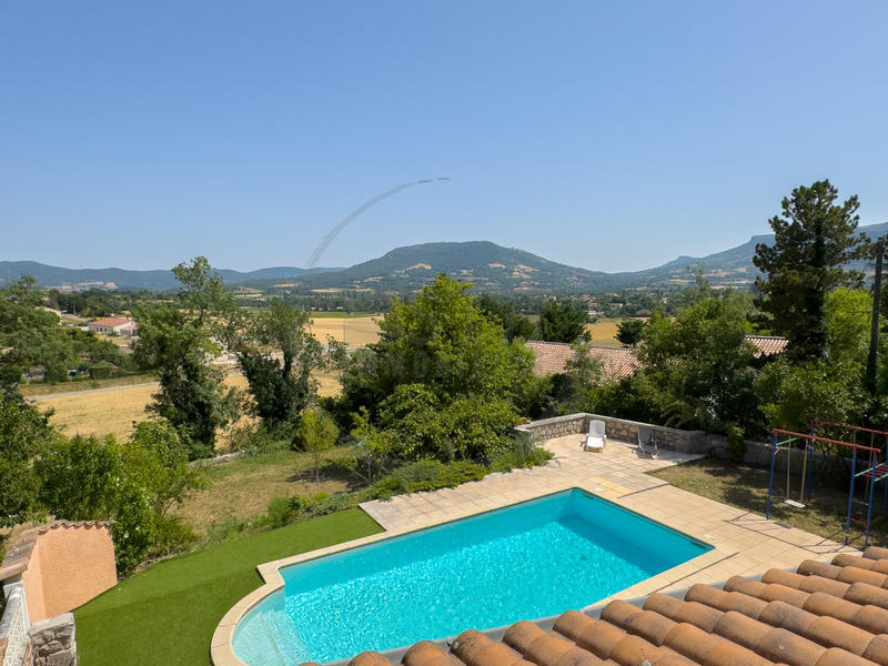 Villa - 145 m² - 6 pièces
