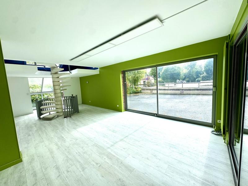 Maison traditionnelle - 361 m² - 8 pièces