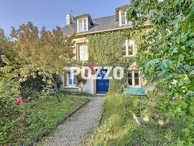 Maison - 263 m² - 10 pièces