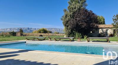 Maison - 288 m² - 6 pièces