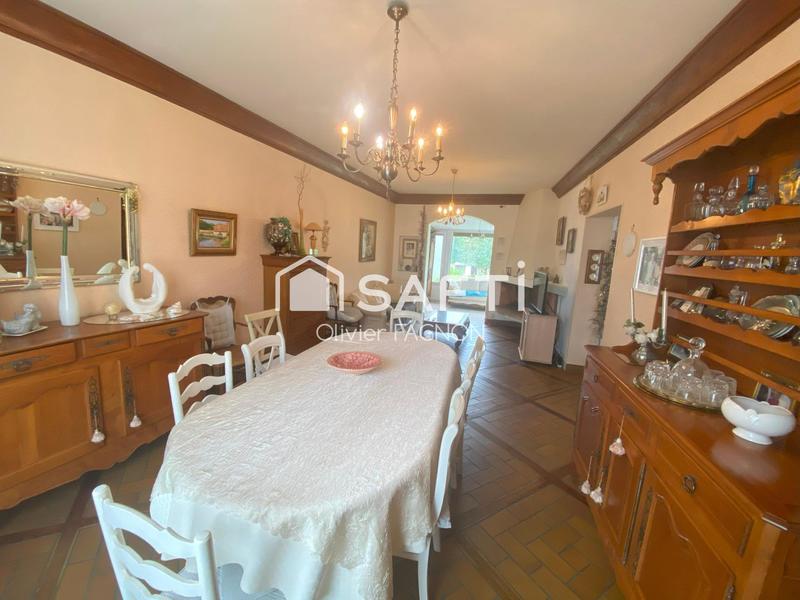 Maison - 215 m² - 10 pièces