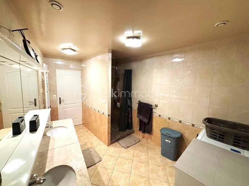 Maison en pierre - 100 m² - 5 pièces