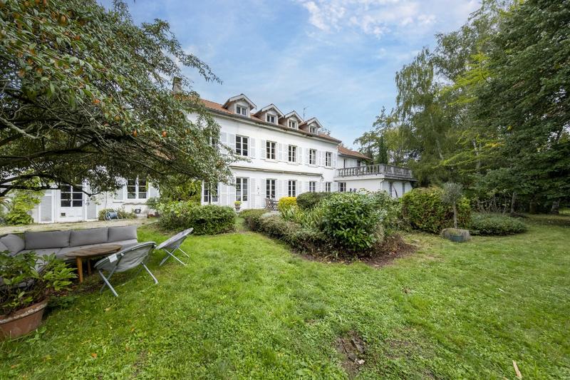 Maison bourgeoise - 407 m² - 12 pièces
