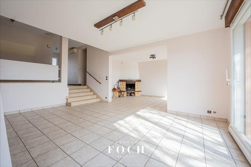 Maison - 121 m² - 6 pièces