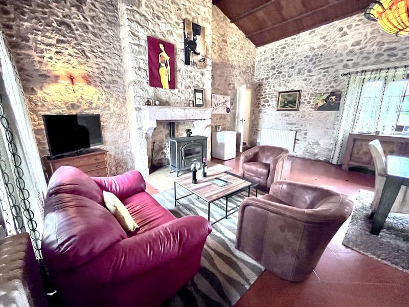 Maison traditionnelle - 293 m² - 10 pièces