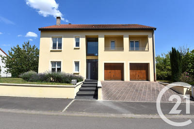 Maison - 242 m² - 7 pièces