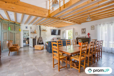 Maison - 180 m² - 7 pièces