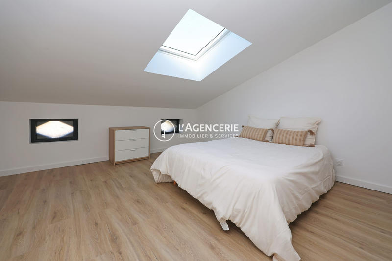 Maison - 210 m² - 7 pièces