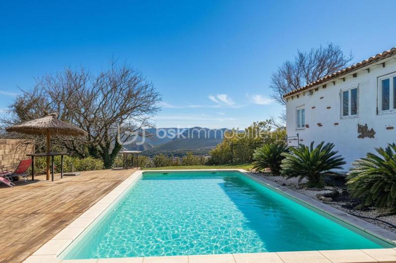 Villa - 190 m² - 6 pièces