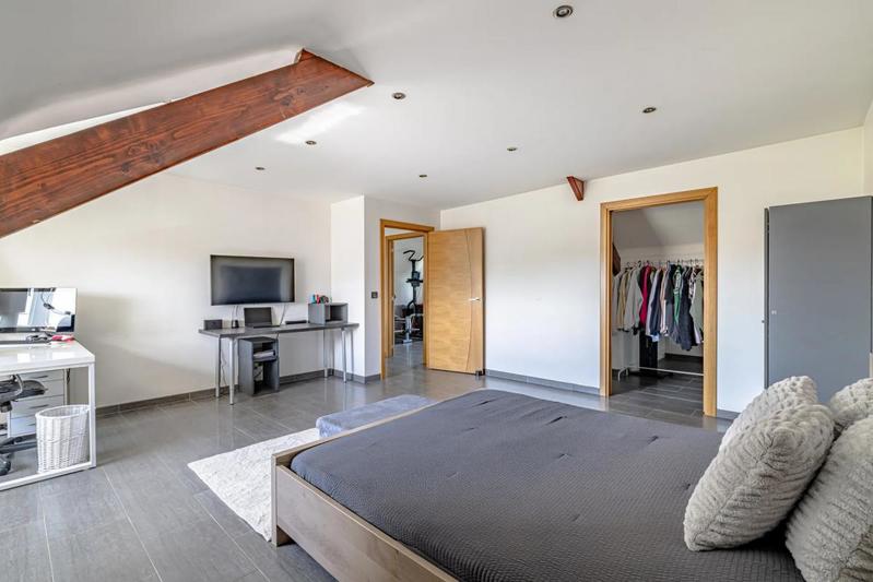 Maison - 213 m² - 6 pièces