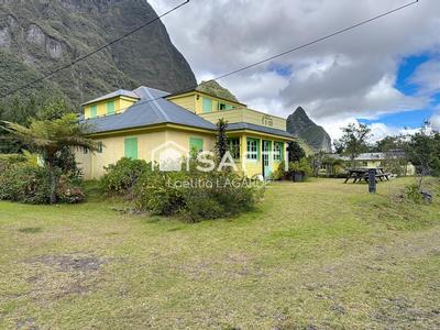 Maison - 640 m² - 22 pièces