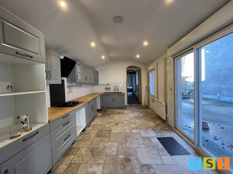 Maison - 268 m² - 7 pièces