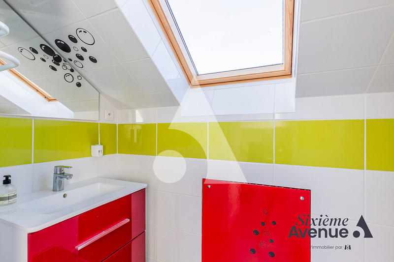 Maison - 121 m² - 6 pièces