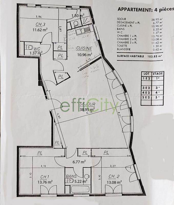Appartement - 104 m² - 4 pièces