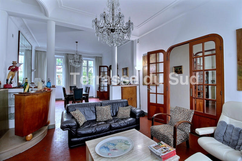 Maison - 218 m² - 7 pièces