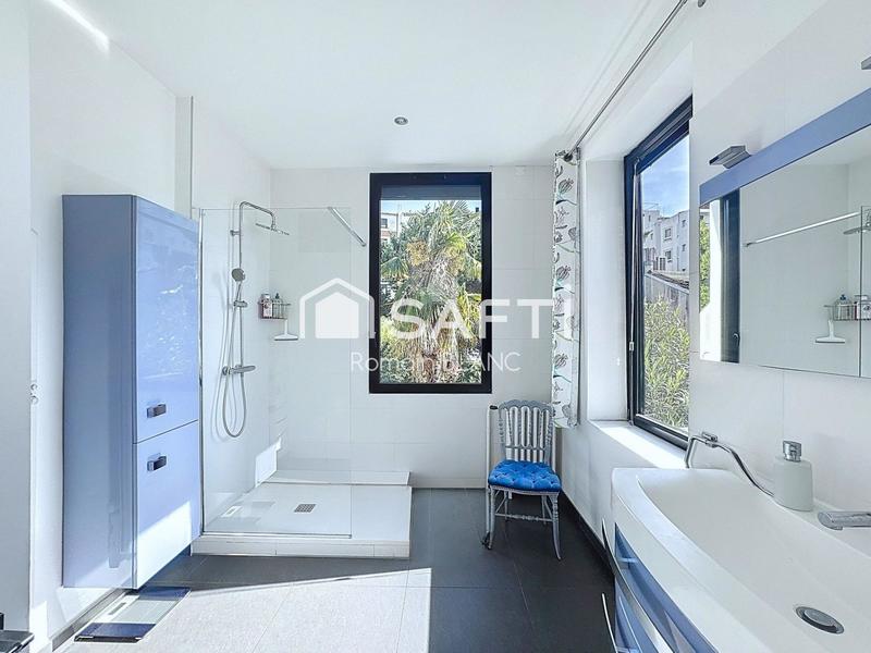 Villa - 346 m² - 9 pièces