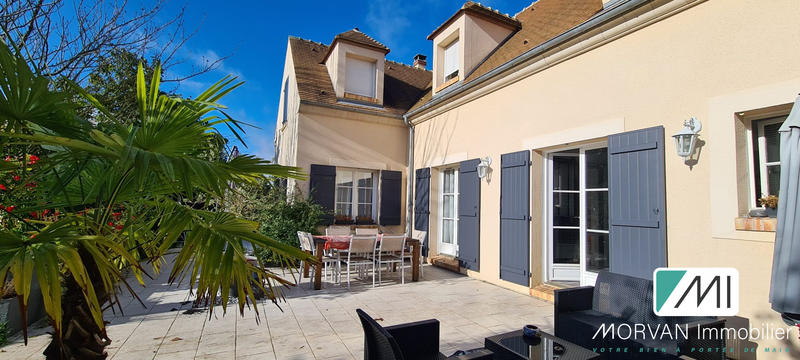 Villa - 200 m² - 8 pièces